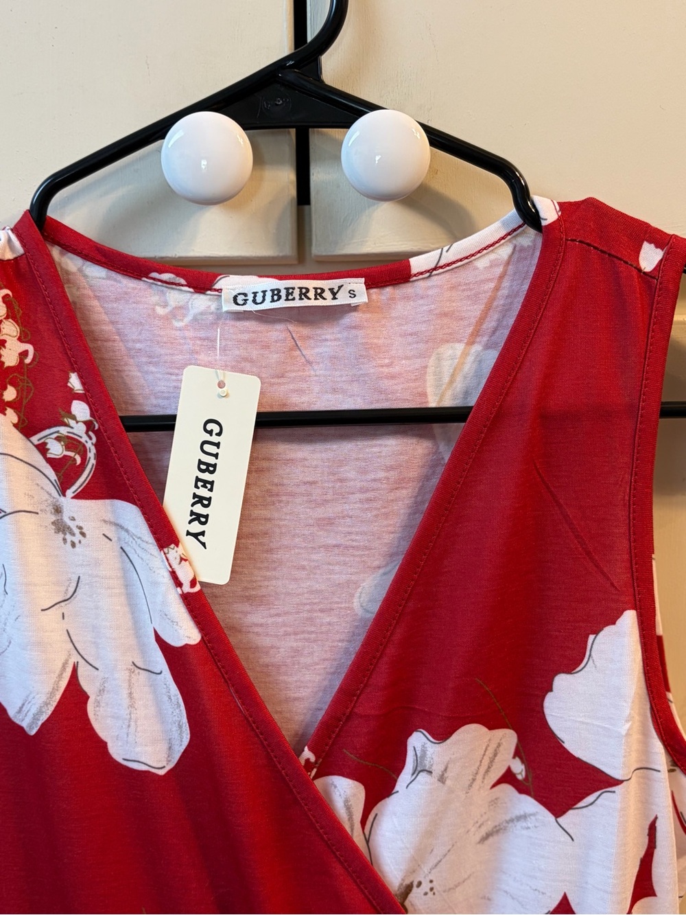 Guberry Sleeveless Red Floral V-Neck A-Line Dress WITH POCKETS! - Picture 4 of 7